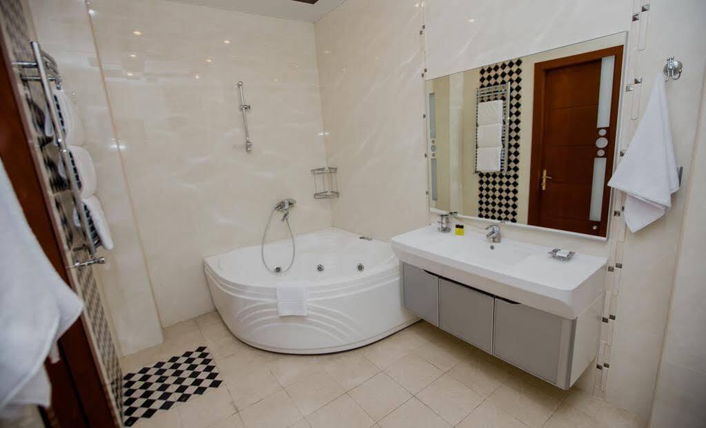 Astola Hotel Baku Eksteriør bilde